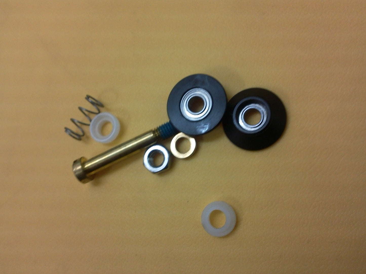 #29005210G Carrier guide roller(DU type)Assembly For Service, Bengal/Bobcat/Expert Pro/Sable/Puma