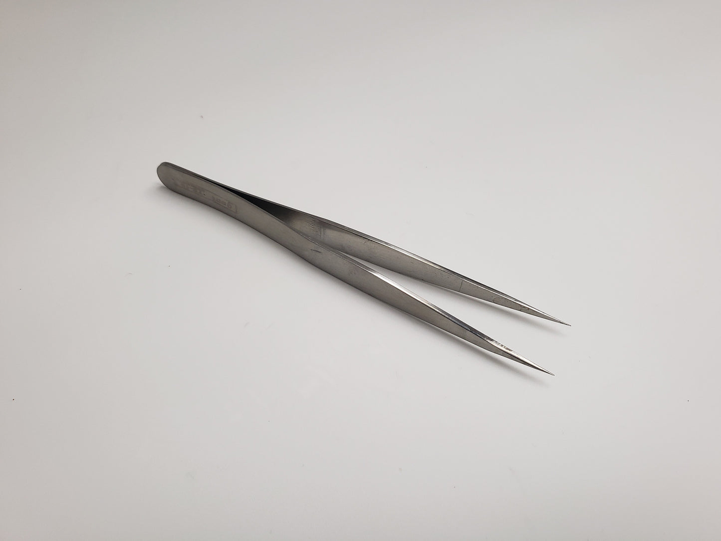 #23300427G Tweezers